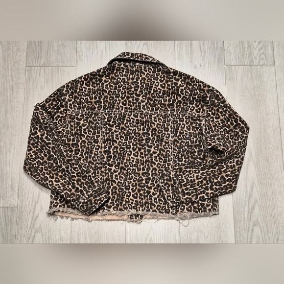 Cheetah Print Denim Jacket - Picture 4 of 6
